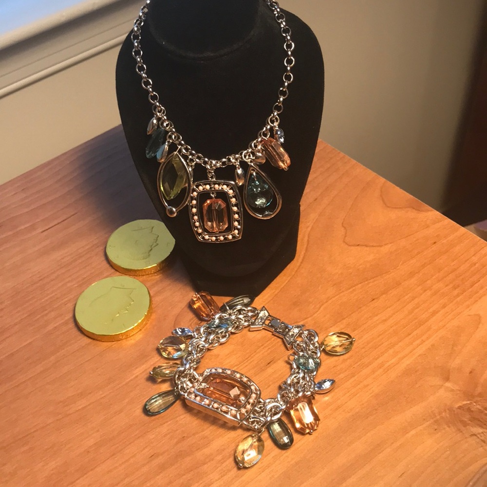 Necklace and bracelet set